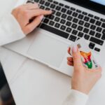 Een team van professionals dat samenwerkt aan een payment gateway ontwikkelingsproject voor veilige online betalingen.